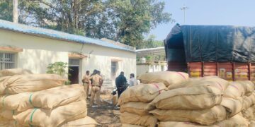 मोठी कारवाई…..! अवैध गुटख्याच्या गाडीवर पोलिसांनी टाकली ‘धाड’; तब्बल १ कोटींच्या मुद्देमालाचं मिळालं ‘घबाड’, पोलिसांची दमदार कामगिरी