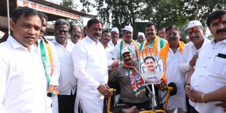 भोरः सेनापती येसाजी कंक यांच्या स्मारकास संग्राम थोपटे यांनी केले अभिवादन; भाटघर धरण भागातील गावांना भेट, नागरिकांशी साधला संवाद