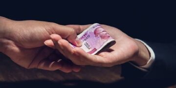 खंडाळा भूमी अभिलेख उपअधीक्षक आणि प्रशिक्षणार्थी लाच प्रकरणात अटक