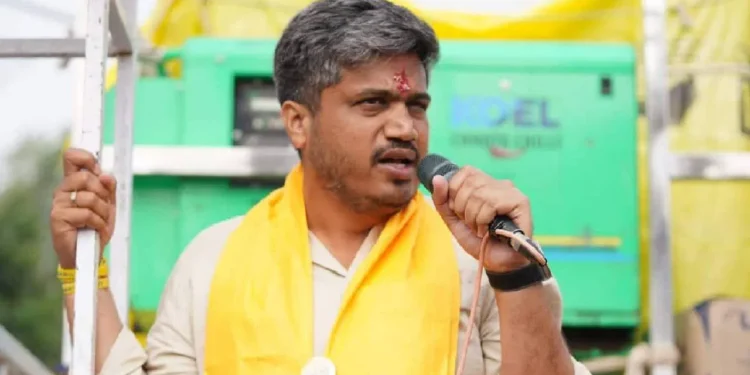 खोकेबाजांना इथली जनता OK करुन डोंगर दऱ्या बघण्यासाठी पर्मनंट घरी पाठवणार: आमदार रोहित पवारांचे सत्ताधाऱ्यांवर टीकास्त्र