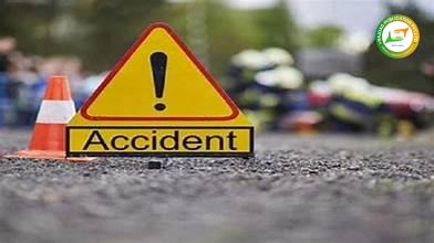 दिवे घाटः दुधाच्या टँकरची पीएमटी बसला जोराची धडक; अपघातात टँकर झाला पलटी, काही विद्यार्थी जखमी