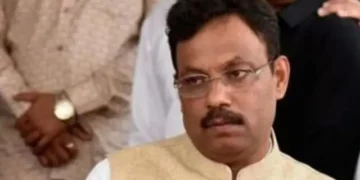 Breaking News: विनोद तावडे यांच्यावर पैसे वाटल्याचा आरोप; बहुजन विकास कार्यकर्ते आणि तावडे यांच्यात हुमरीतुमरी, घटनेचा व्हिडिओ व्हायरल