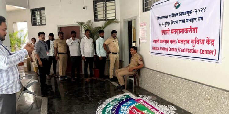 लोकशाहीचा हक्क: पुरंदरमध्ये टपाली मतदानास सुरुवात; कर्तव्यावर असणाऱ्या अधिकारी व कर्मचाऱ्यांनी मतदानाचा हक्क बजावावा: लांडगे