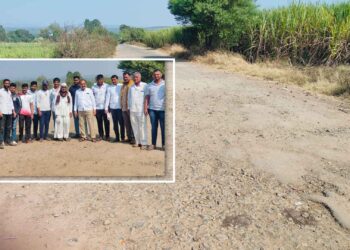 दुर्लक्षः भोंगवली फाटा माहूर रस्त्याची दयनीय अवस्था; ठेकेदाराच्या हलगर्जीपणामुळे गावकऱ्यांना भोगाव्या लागताहेत यातना….!