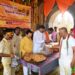 दिवाळी पाडवाः श्री मार्तंड देवसंस्थान विश्वस्त मंडळाच्या वतीने गडकोट आवारात दिवाळी फराळाचे वाटप