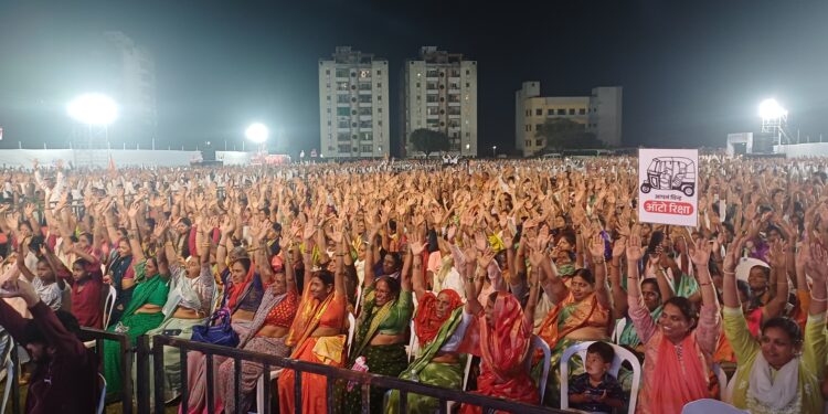 स्वःताला कार्यसम्राट म्हणून मिरवायचे, पण १५ वर्षांत विकास झाला का? कुलदीप कोंडे यांचा सवाल; पहिल्याच सभेला अभूतपूर्व गर्दी