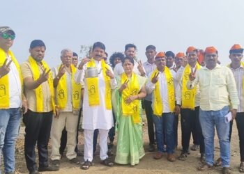 वाईः महाबळेश्वरात किटलीचा जोर वाढला; उपक्ष उमेदवार पुरुषोत्तम जाधव यांच्या गावभेट दौऱ्याला नागरिकांचा उस्फुर्त प्रतिसाद