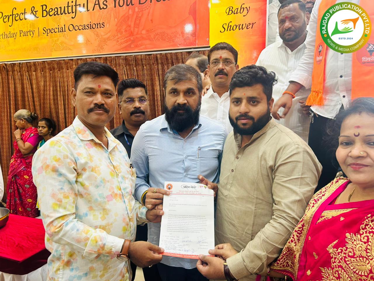 मागणीचे पत्रः पक्ष संघटना वाढविण्यासाठी शिवसैनिकांना सन्मानाची वागणूक मिळावीः शिवसेना उबाठा गटाकडून संपर्क प्रमुख सचिन अहिर यांच्याकडे मागणी