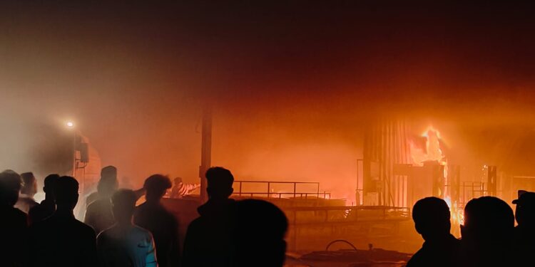 दुर्घटनाः खेड शिवापूर येथील एका कंपनीत ‘अग्नीतांडव’; काही क्षणातच आगीने मिळविला कंपनीवर ताबा, घटनेत मोठे आर्थिक नुकसान