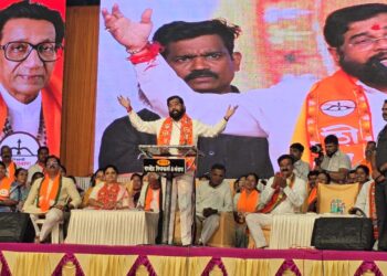 पुरंदरः शिवतारेंच्या प्रचारार्थ मुख्यमंत्र्याची सभा, सभेला पुरंदरकरांचा उस्फुर्त प्रतिसाद; बापूचा ‘विजय’ काळ्या दगडावरची ‘भगवी’ रेघः मुख्यमंत्री एकनाथ शिंदे