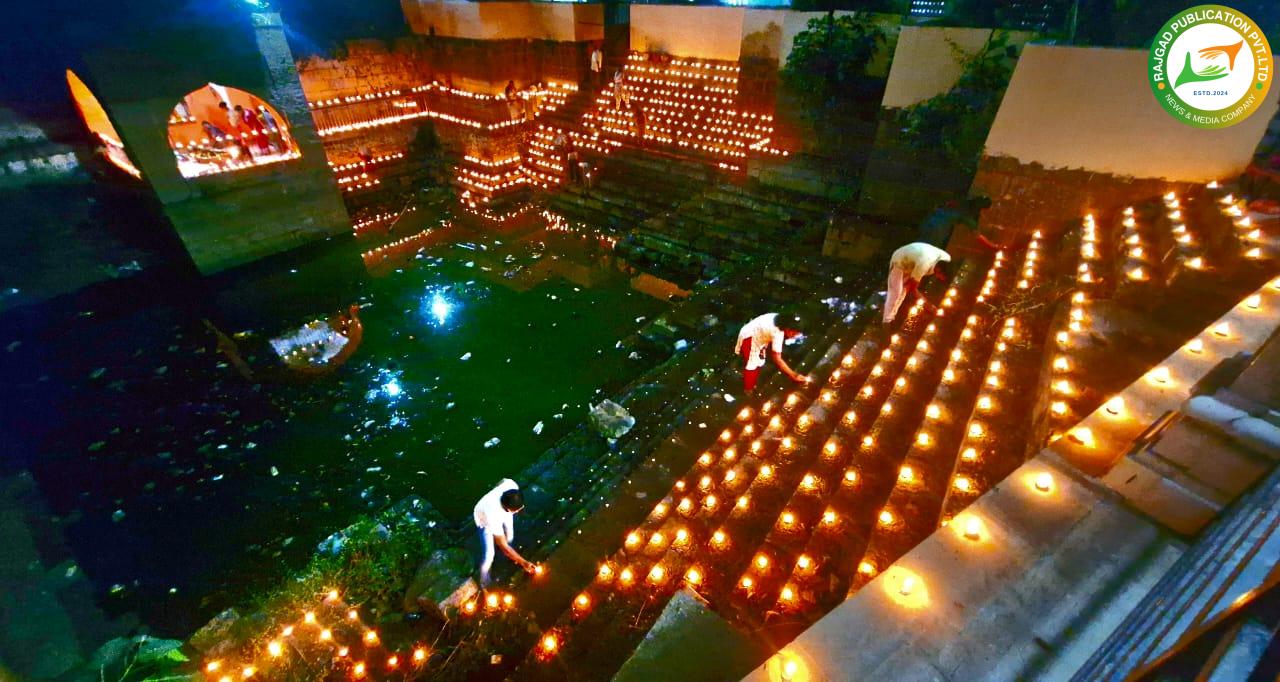 जेजुरीः दिव्यांनी उजळून निघाले जननी तीर्थ; जयाद्री मित्रपरिवाराच्या वतीने दिपोत्सव साजरा