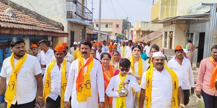 खंडाळाः विद्यमान आमदारांना घरी बसवून आपल्या सुखदुःखात असणाऱ्या उमेदवाराला साथ द्यावीः पुरुषोत्तम जाधवांचे येथील मतदारांना आवाहन