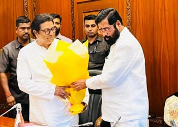 मनसेच्या इंजिनाची धावायला सुरूवातः राज ठाकरे यांच्या सभेत, ”साहेब तुम्ही मुख्यमंत्री व्हा..!” चा बोर्ड झळकताच, राज ठाकरे यांनी दिलं ‘हे’ उत्तर
