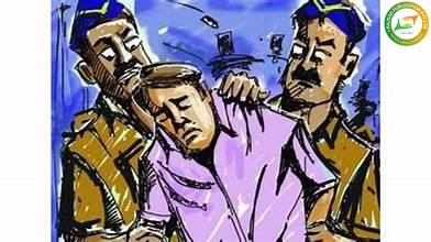 जेजुरी पोलिसांनी बेकायदा देशी दारुची विक्री करणाऱ्या इसमाला घेतले ताब्यात