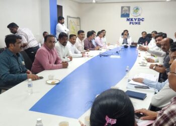 पुरंदर उपसा सिंचन योजनेबाबत आमदार विजय शिवतारे यांनी घेतली सिंचन अधिकाऱ्यांसमवेत बैठक