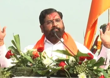 हायव्होल्टेज ड्राम्यानंतर एकनाथ शिंदे उपमुख्यमंत्री पदाची शपथ घेणार; शिवसेना नेते उदय सामंतांनी राजभवनावर जात दिले पत्र 