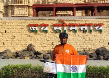 सायकलच्या माध्यमातून जनजागृती करणारा अवलिया: शिवाजी गोगावले