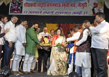जेजुरीः शाहीर सगमभाऊ संगीत महोत्सवाची ‘तमाशा’ लोककलेच्या कार्यकर्माने सांगता; तीन दिवस जेजुरीकरांनी अनुभवला संगीत महोत्सव