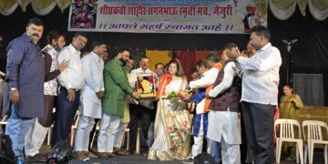 जेजुरीः शाहीर सगमभाऊ संगीत महोत्सवाची ‘तमाशा’ लोककलेच्या कार्यकर्माने सांगता; तीन दिवस जेजुरीकरांनी अनुभवला संगीत महोत्सव