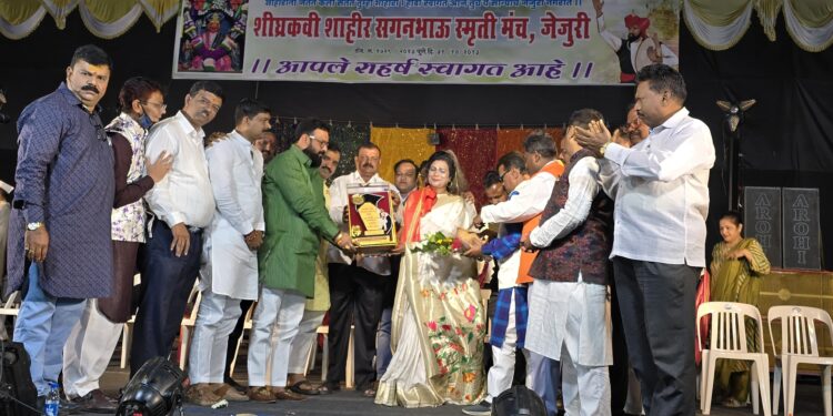 जेजुरीः शाहीर सगमभाऊ संगीत महोत्सवाची ‘तमाशा’ लोककलेच्या कार्यकर्माने सांगता; तीन दिवस जेजुरीकरांनी अनुभवला संगीत महोत्सव