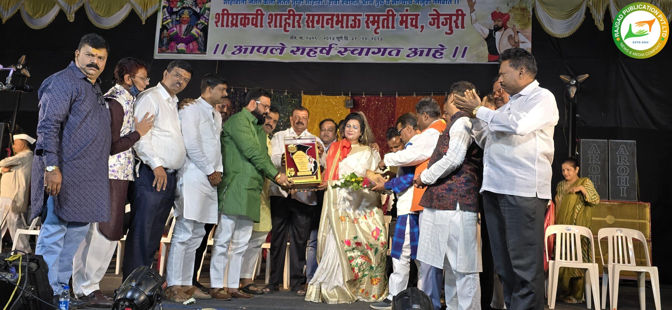 जेजुरीः शाहीर सगमभाऊ संगीत महोत्सवाची ‘तमाशा’ लोककलेच्या कार्यकर्माने सांगता; तीन दिवस जेजुरीकरांनी अनुभवला संगीत महोत्सव