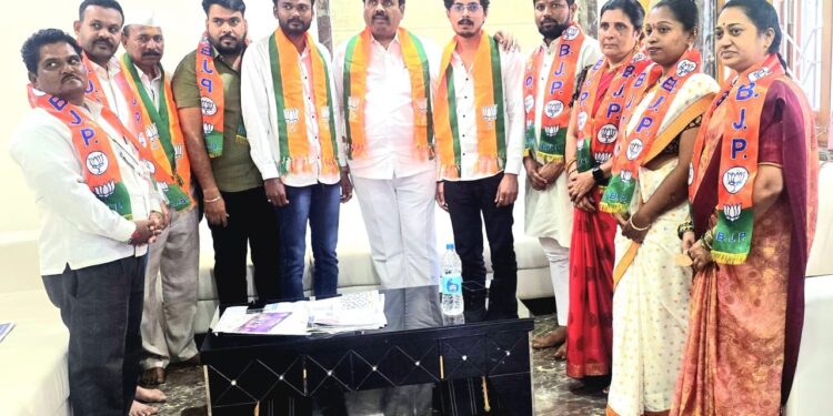 जेजुरीः राष्ट्रवादी काँग्रेसच्या कार्यकर्त्यांचा भाजपामध्ये प्रवेश