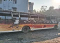 धुळ्यापाठोपाठ सोलापूरात एसटी बसवर दगडफेक; शिवशाही बस दिली पेटवून, आंदोलकांचा आक्रमक पवित्रा