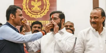 मी शपथ घेतो की……..; मुख्यमंत्री देवेंद्र फडणवीस, उपमुख्यमंत्री एकनाथ शिंदे, उपमुख्यमंत्री अजित पवार यांनी केली शपथ ग्रहण, राज्यात पुन्हा महायुतीचे सरकार…!
