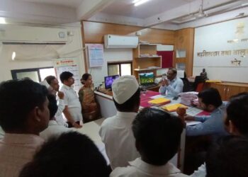खडी क्रेशर तत्काळ बंद ठेवण्याचे आदेशा नंतर नांदगावमध्ये खडी क्रेशर प्रकरणी आंदोलन तूर्तास स्थगित
