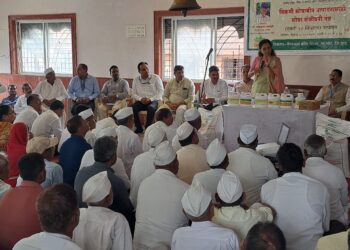 शिवरे येथे खासदार सुप्रिया सुळे यांच्या हस्ते सोयाबीन बियाण्यांचे वाटप