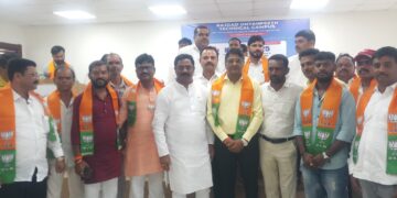 शिवसेनेतील ‘भाजपप्रेमी’ नेत्यांचा अखेर उघड प्रवेश! राजकीय सोंग संपलं?