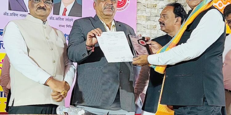 ॲड. दिपक चौधरी यांची भोर तालुका नोटरी असोसिएशनच्या अध्यक्षपदी बिनविरोध निवड