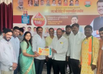 मुख्यमंत्री देवेंद्र फडणवीस यांच्या वाढदिवसानिमित्त भव्य रक्तदान व वृक्षारोपण कार्यक्रम