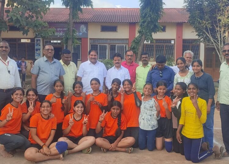 क्रिडा – पुरंदर तालुक्यात नारायणपूरच्या मुलींचा डंका