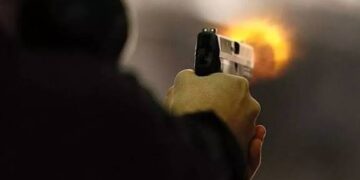 Shirwal: जुन्या भांडणाच्या कारणावरून शिरवळमध्ये दिवसाढवळ्या गोळीबार