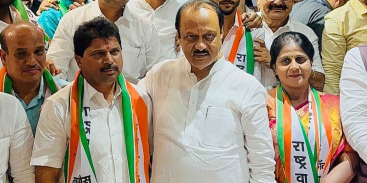 भोरमध्ये भाजपला मोठे खिंडार! नगराध्यक्षा निर्मला आवारे, रामचंद्र आवारे यांचा राष्ट्रवादीत प्रवेश